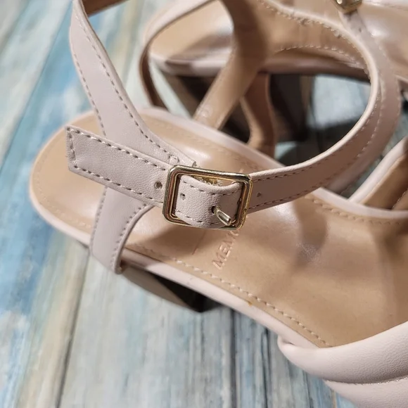 LC Lauren Conrad Sandals. - Picture 10 of 10